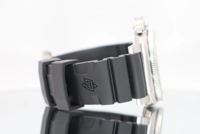 Panerai Submersible 44MM Steel Rubber Strap Ref. PAM01596 B&P 2025