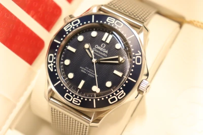 Omega Seamaster 300M James Bond 60th 42MM Ref. 210.30.42.20.03.002 Full Set 2023