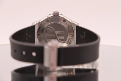 Hublot Classic Fusion Ladies 33mm Titanium 581.NX.1171.RX Box & Papers 2021