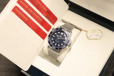 Omega Seamaster 300M James Bond 60th 42MM Ref. 210.30.42.20.03.002 Full Set 2023