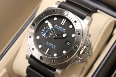 Panerai Submersible 44MM Steel Rubber Strap Ref. PAM01596 B&P 2025