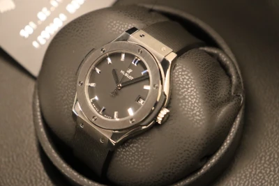 Hublot Classic Fusion Ladies 33mm Titanium 581.NX.1171.RX Box & Papers 2021